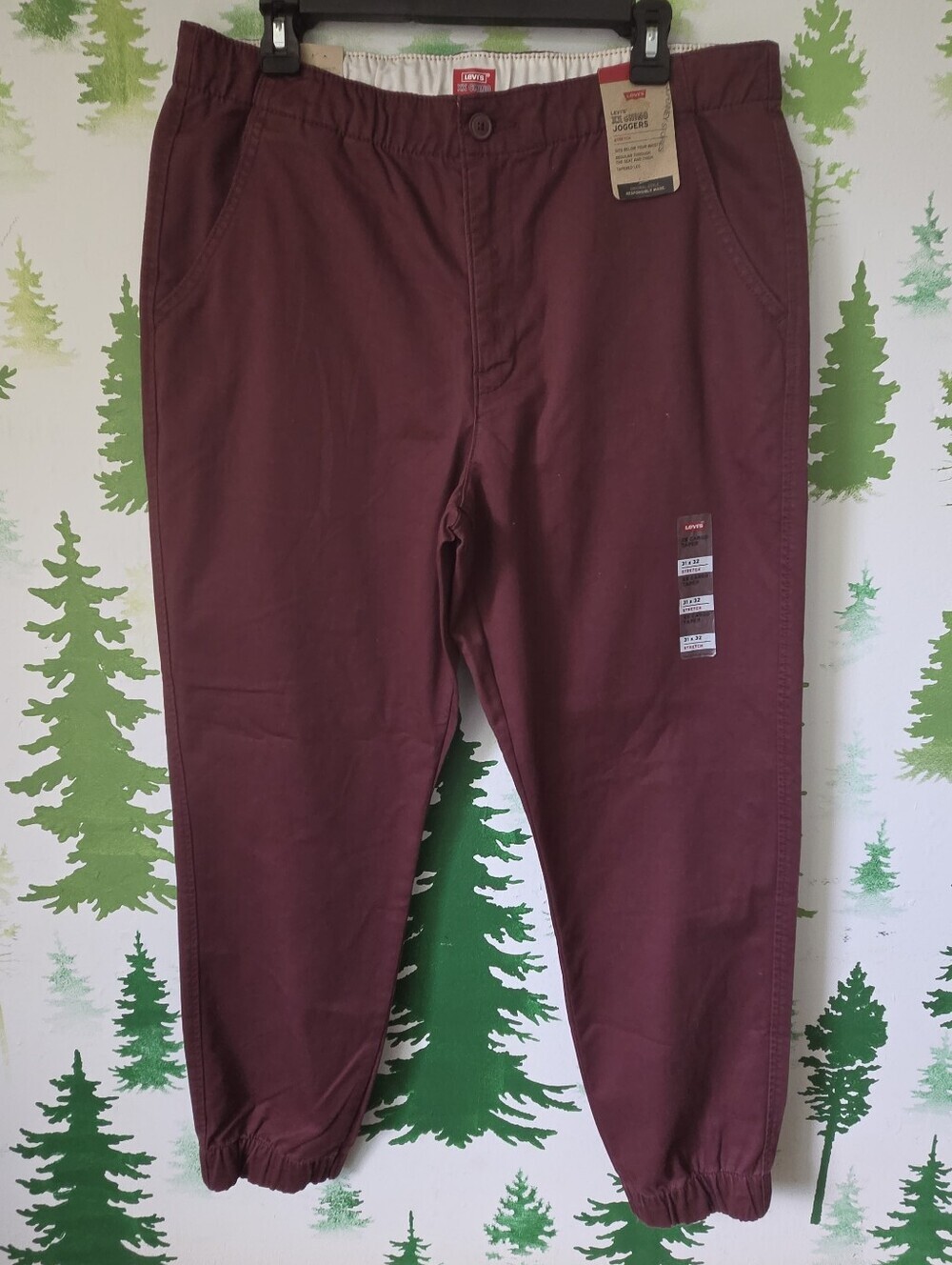 Levi's Men's Burgundy Elastic Cuff Cargo Pants